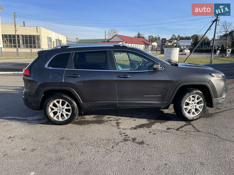 Позашляховик / Кросовер Jeep Cherokee 2016 в Володарці