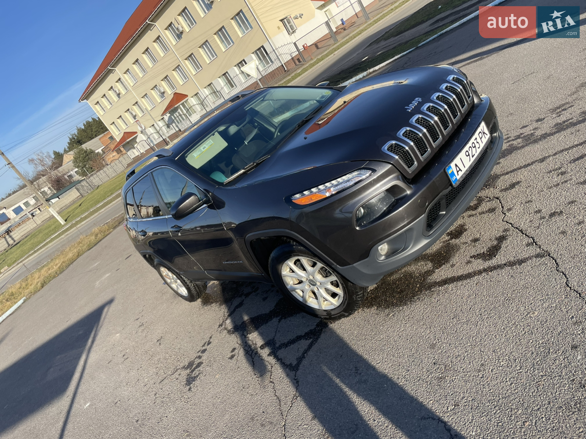 2016 Jeep Cherokee - мініатюра 14