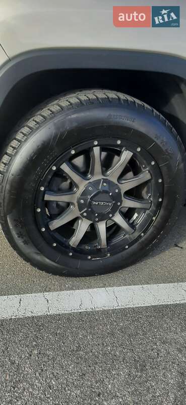 Позашляховик / Кросовер Jeep Cherokee 2015 в Києві