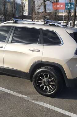 Позашляховик / Кросовер Jeep Cherokee 2015 в Києві