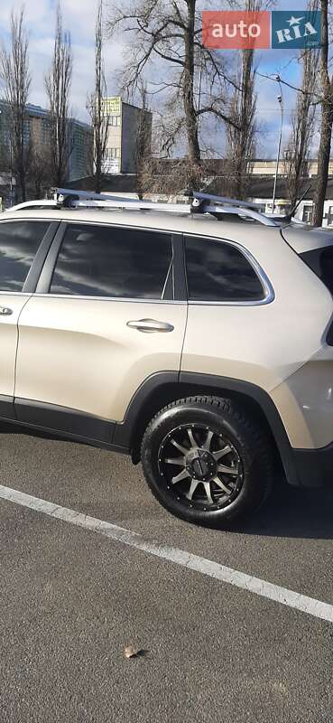 Позашляховик / Кросовер Jeep Cherokee 2015 в Києві