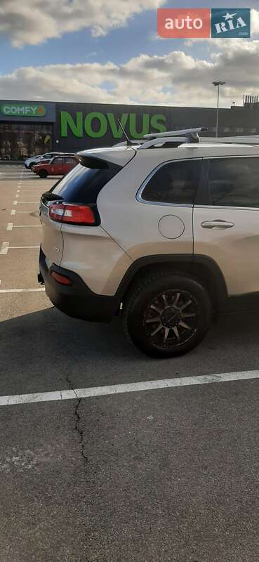 Позашляховик / Кросовер Jeep Cherokee 2015 в Києві