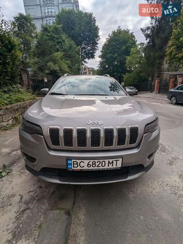 Внедорожник / Кроссовер Jeep Cherokee 2018 в 