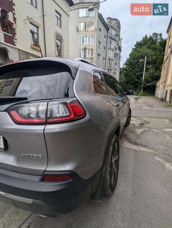 Позашляховик / Кросовер Jeep Cherokee 2018 в Львові
