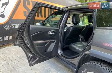Внедорожник / Кроссовер Jeep Cherokee 2014 в 