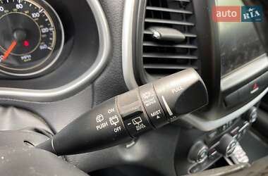 Внедорожник / Кроссовер Jeep Cherokee 2014 в 