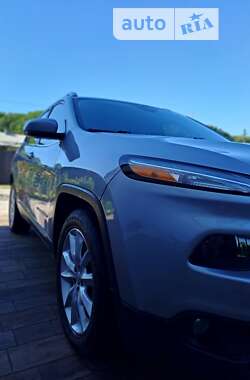 Внедорожник / Кроссовер Jeep Cherokee 2016 в 