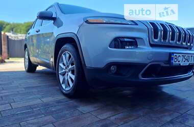 Внедорожник / Кроссовер Jeep Cherokee 2016 в 
