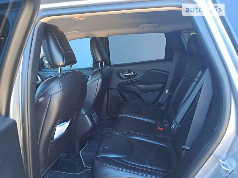 Позашляховик / Кросовер Jeep Cherokee 2016 в Жовкві фото 15 Позашляховик / Кросовер Jeep Cherokee 2016 в Жовкві