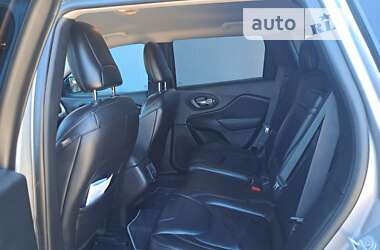 Внедорожник / Кроссовер Jeep Cherokee 2016 в 