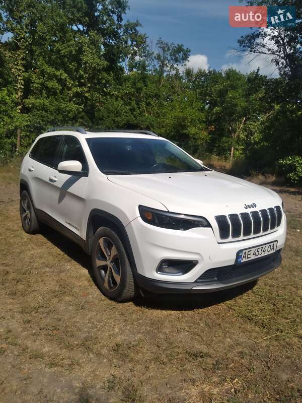 Внедорожник / Кроссовер Jeep Cherokee 2018 в 