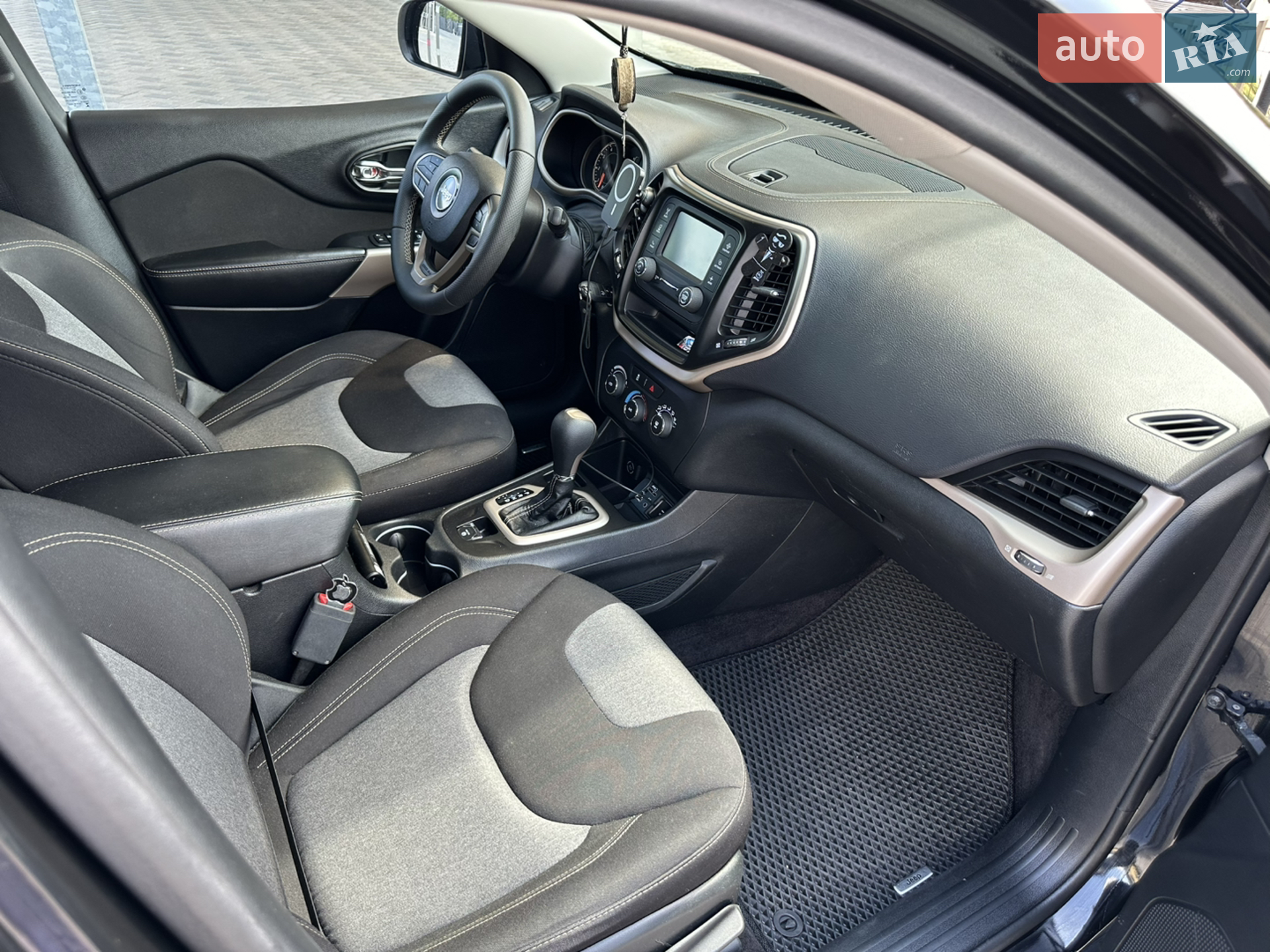 2017 Jeep Cherokee - мініатюра 22