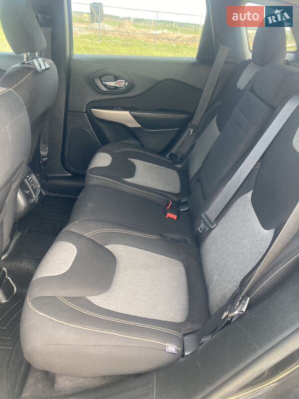 Позашляховик / Кросовер Jeep Cherokee 2017 в Ірпені фото 24 Позашляховик / Кросовер Jeep Cherokee 2017 в Ірпені