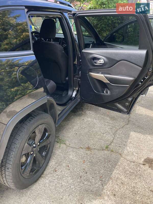 Позашляховик / Кросовер Jeep Cherokee 2017 в Ірпені фото 36 Позашляховик / Кросовер Jeep Cherokee 2017 в Ірпені