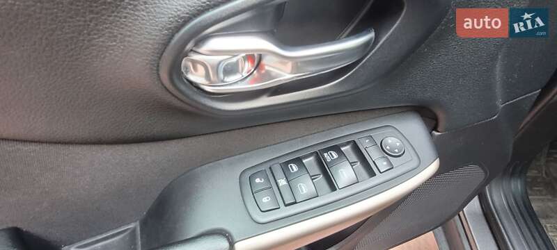 Позашляховик / Кросовер Jeep Cherokee 2017 в Херсоні