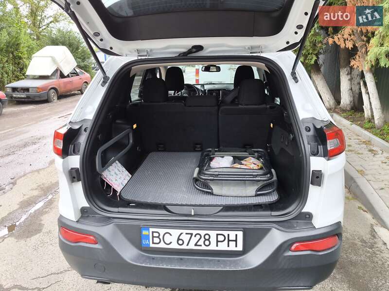 Внедорожник / Кроссовер Jeep Cherokee 2014 в Львове