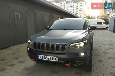 Внедорожник / Кроссовер Jeep Cherokee 2019 в 
