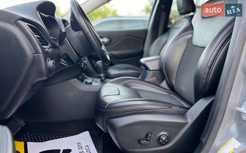 Внедорожник / Кроссовер Jeep Cherokee 2018 в Ивано-Франковске