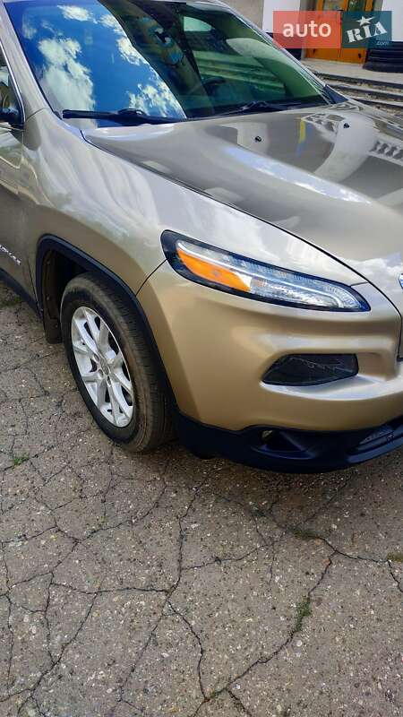 Позашляховик / Кросовер Jeep Cherokee 2016 в Добропіллі