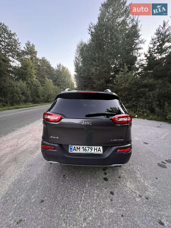 Внедорожник / Кроссовер Jeep Cherokee 2017 в Брусилове