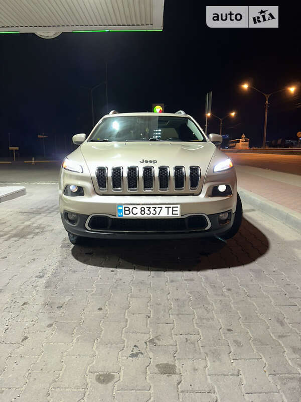 Позашляховик / Кросовер Jeep Cherokee 2015 в Львові