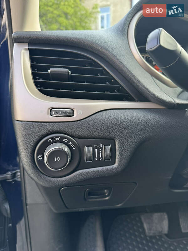 Внедорожник / Кроссовер Jeep Cherokee 2015 в Львове фото 8 Внедорожник / Кроссовер Jeep Cherokee 2015 в Львове