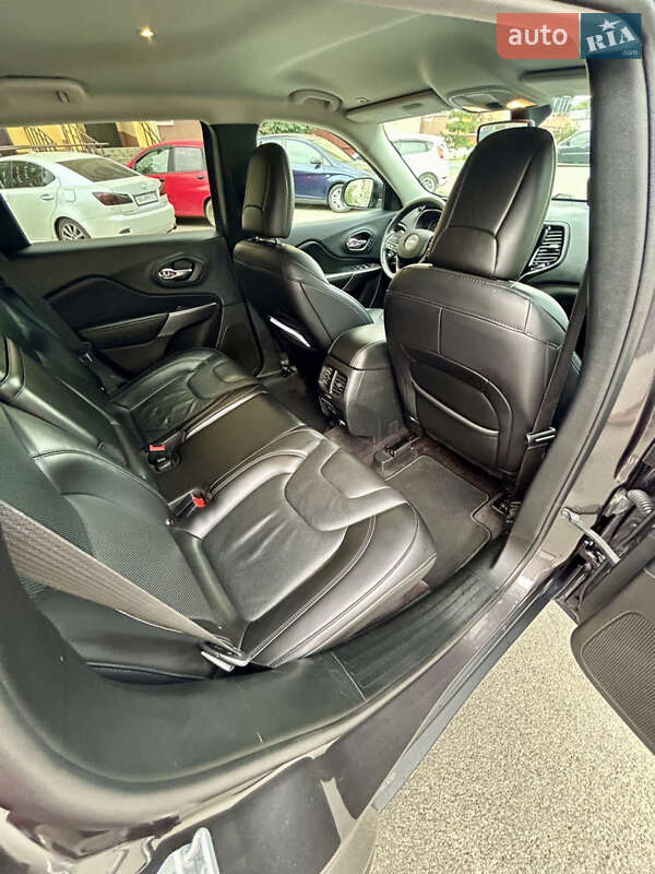 Внедорожник / Кроссовер Jeep Cherokee 2018 в Киеве фото 9 Внедорожник / Кроссовер Jeep Cherokee 2018 в Киеве