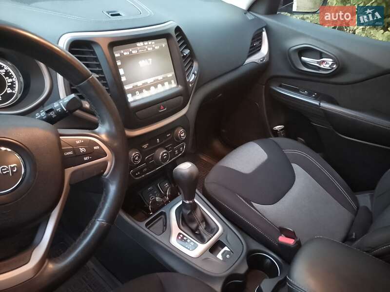 Внедорожник / Кроссовер Jeep Cherokee 2014 в Полтаве