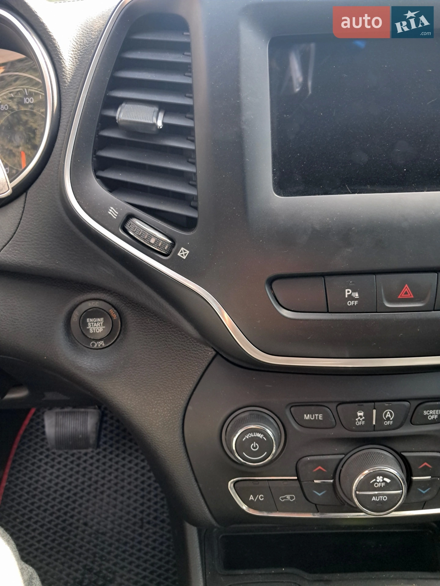 2018 Jeep Cherokee - мініатюра 15