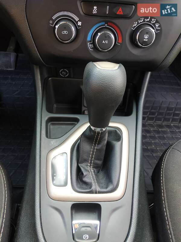 Позашляховик / Кросовер Jeep Cherokee 2016 в Львові