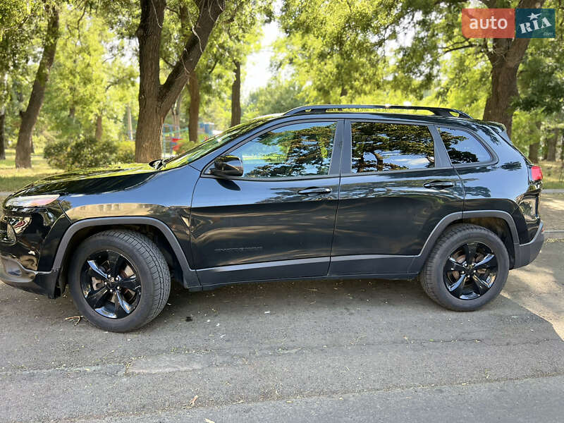 Внедорожник / Кроссовер Jeep Cherokee 2016 в Одессе
