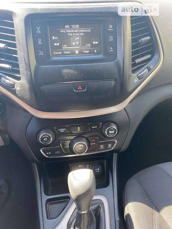 Внедорожник / Кроссовер Jeep Cherokee 2015 в Смеле фото 24 Внедорожник / Кроссовер Jeep Cherokee 2015 в Смеле