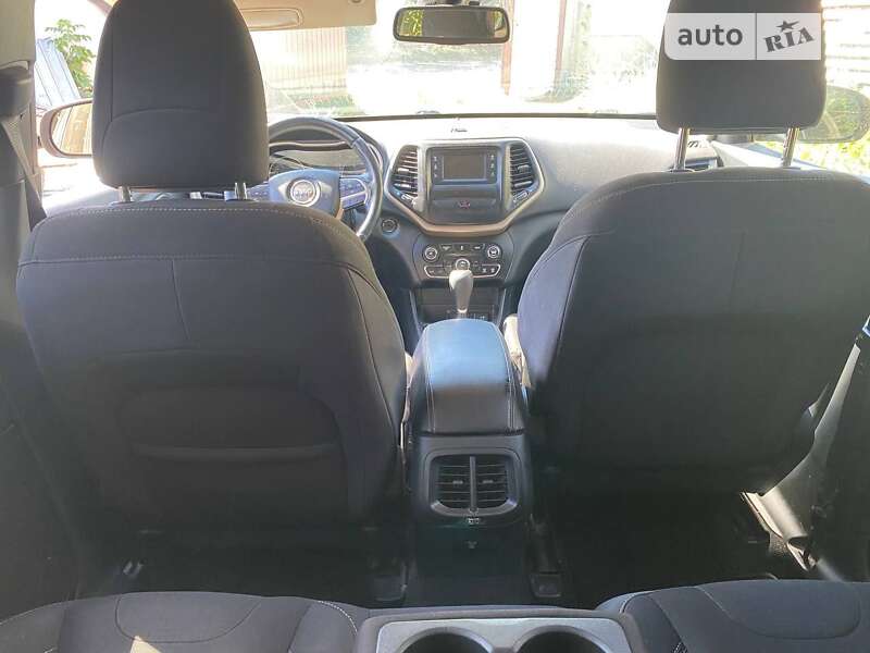 Внедорожник / Кроссовер Jeep Cherokee 2015 в Смеле фото 29 Внедорожник / Кроссовер Jeep Cherokee 2015 в Смеле