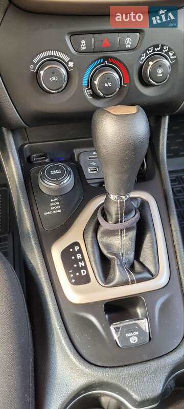 Позашляховик / Кросовер Jeep Cherokee 2017 в Херсоні