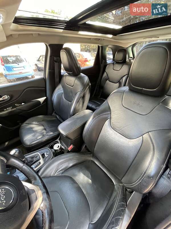 Внедорожник / Кроссовер Jeep Cherokee 2014 в Горишних Плавнях