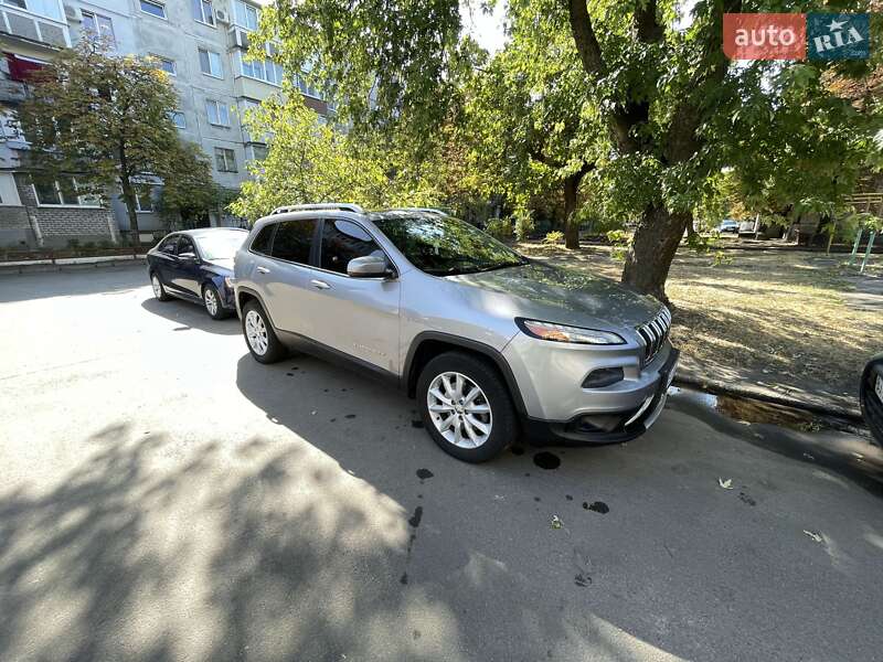 Внедорожник / Кроссовер Jeep Cherokee 2014 в Горишних Плавнях
