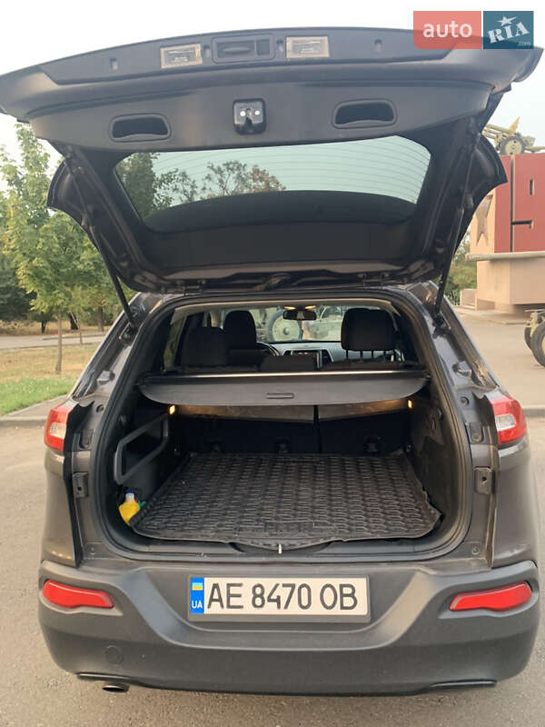 Позашляховик / Кросовер Jeep Cherokee 2016 в Кривому Розі