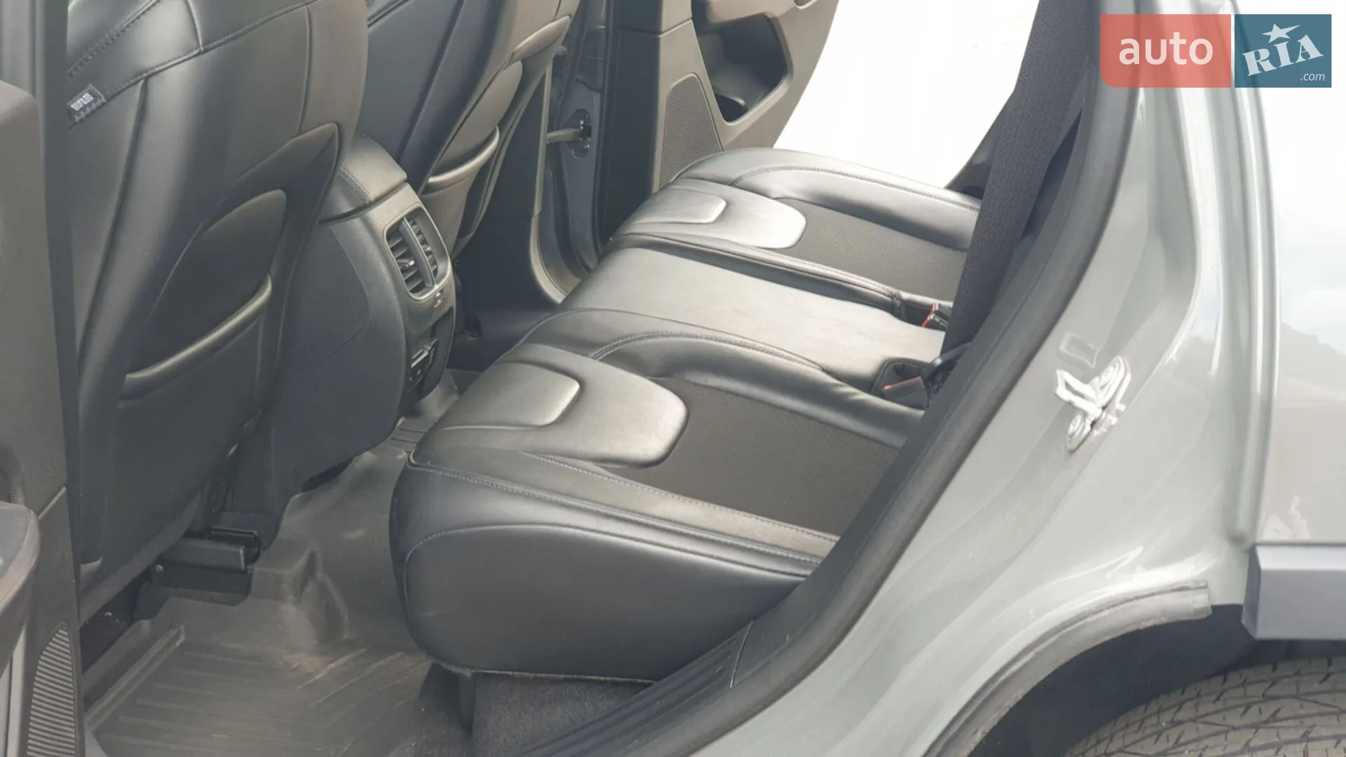 2019 Jeep Cherokee - мініатюра 44