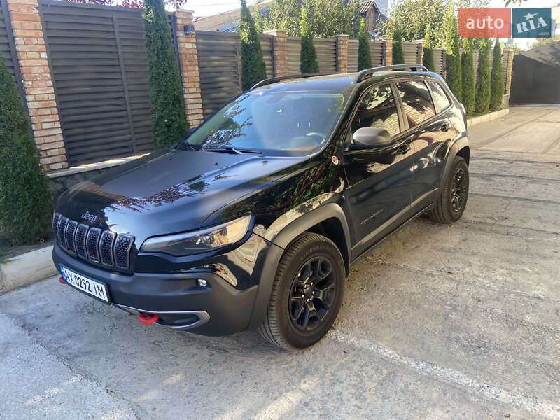 Позашляховик / Кросовер Jeep Cherokee 2018 в Краснограді