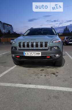 Внедорожник / Кроссовер Jeep Cherokee 2014 в Чернигове