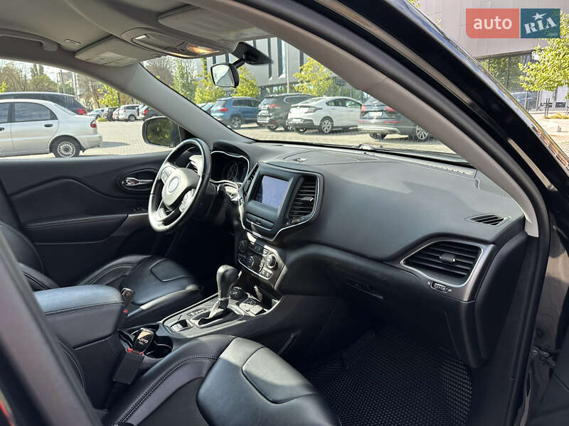 Внедорожник / Кроссовер Jeep Cherokee 2018 в Ровно