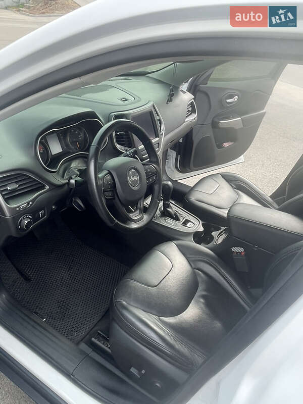 Внедорожник / Кроссовер Jeep Cherokee 2020 в Днепре