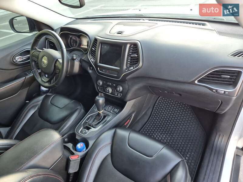 Позашляховик / Кросовер Jeep Cherokee 2018 в Полтаві
