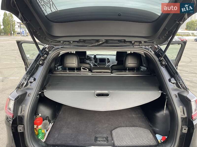 Внедорожник / Кроссовер Jeep Cherokee 2018 в Киеве фото 22 Внедорожник / Кроссовер Jeep Cherokee 2018 в Киеве