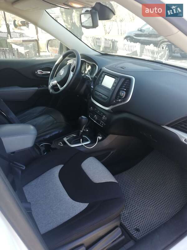 Позашляховик / Кросовер Jeep Cherokee 2013 в Вінниці