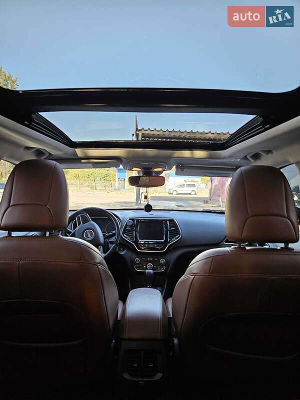 Внедорожник / Кроссовер Jeep Cherokee 2018 в Запорожье