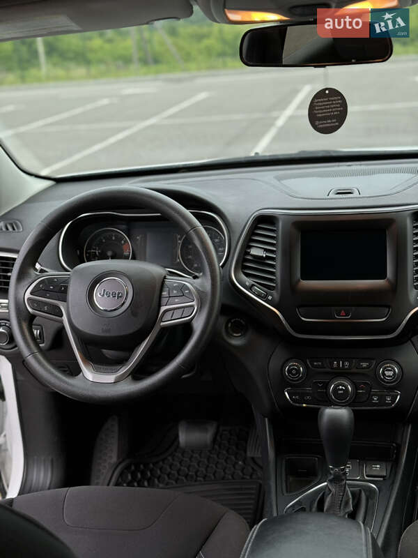 Внедорожник / Кроссовер Jeep Cherokee 2020 в Ровно