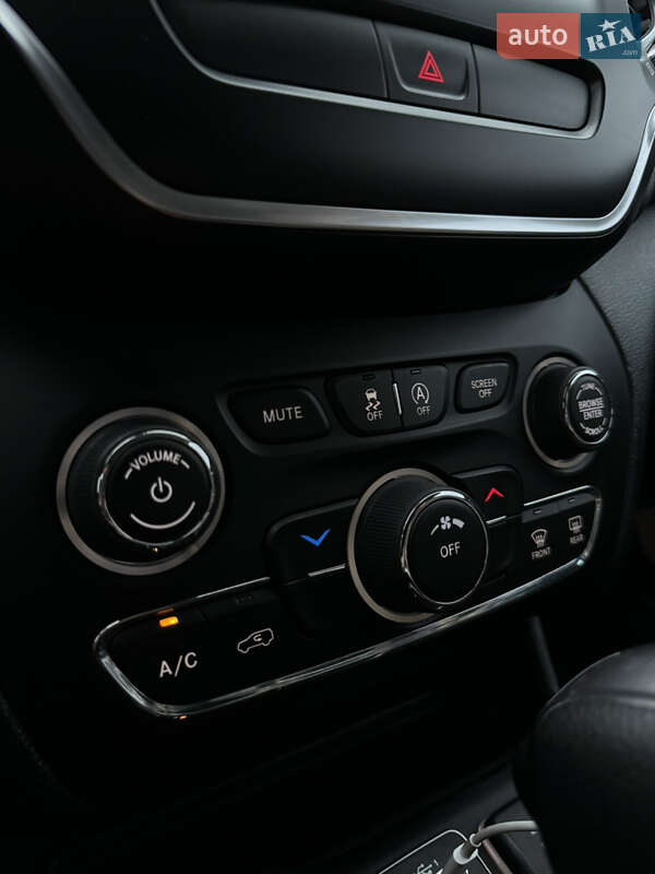 Внедорожник / Кроссовер Jeep Cherokee 2020 в Ровно