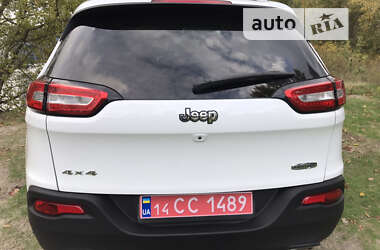 Внедорожник / Кроссовер Jeep Cherokee 2015 в 