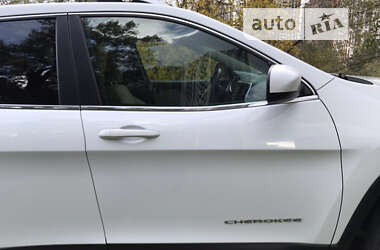 Внедорожник / Кроссовер Jeep Cherokee 2015 в 